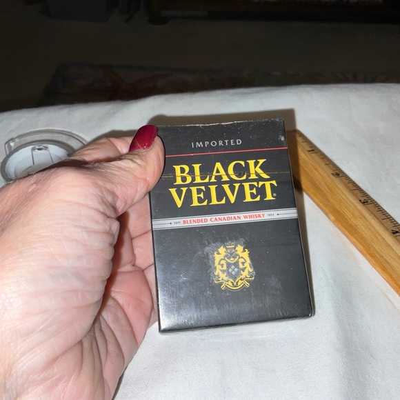 Black Velvet Blended Canadian Whiskey Playing Cards 2013 Brand New SEALED DECK - Picture 8 of 16